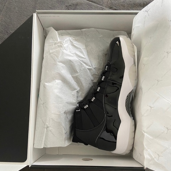 Air Jordan 11 Retro “Jubilee” Size 10.5 - Picture 8 of 9